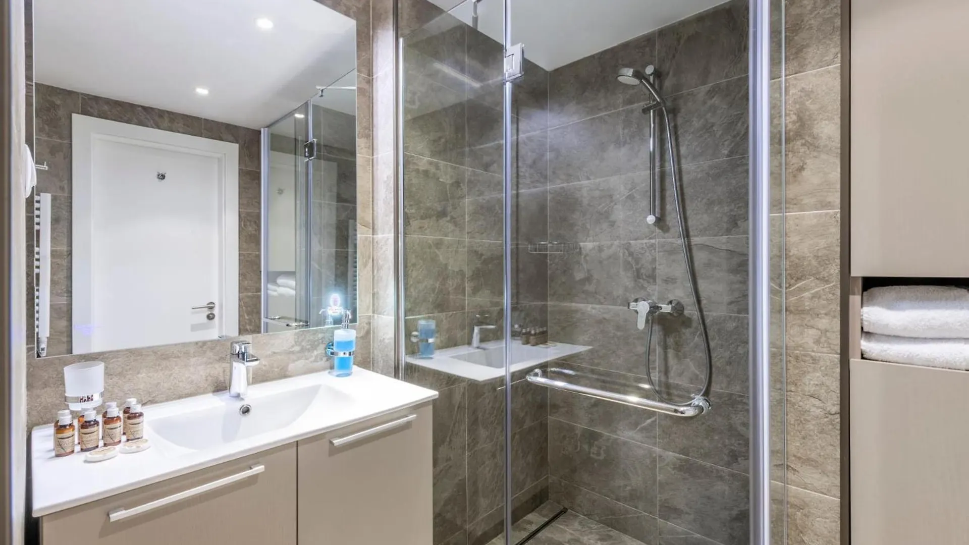 Aparthotel By Marriott Allnce Batoumi