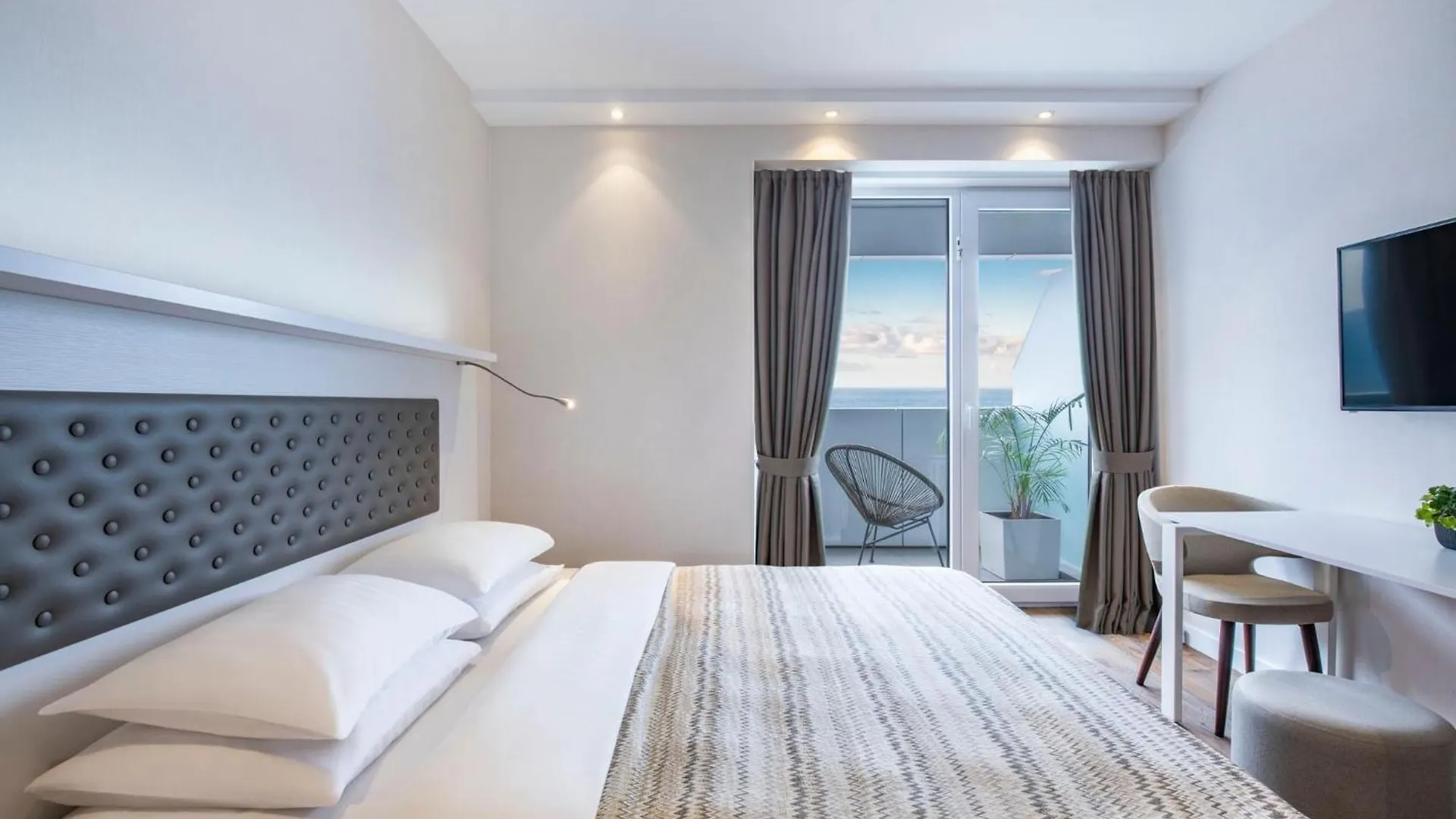 Aparthotel By Marriott Allnce Batoumi